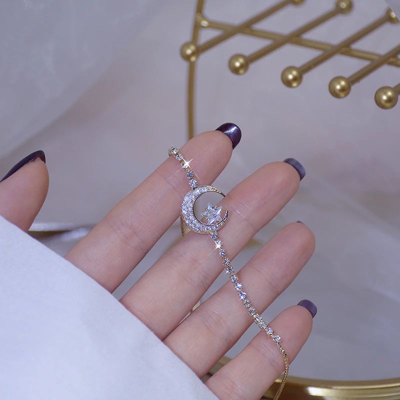 

2021 New Arrive Elegant Delicate Zircon Moon Star Bracelet Bling Micro Inlaid Bangles Anniversary Gift