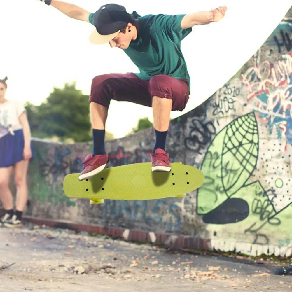 

Скейтборд в стиле ретро, 22 дюйма, с противоскользящим покрытием, Лонгборды с цветной светодиодный Ной подсветкой, колеса для мальчиков и дев...
