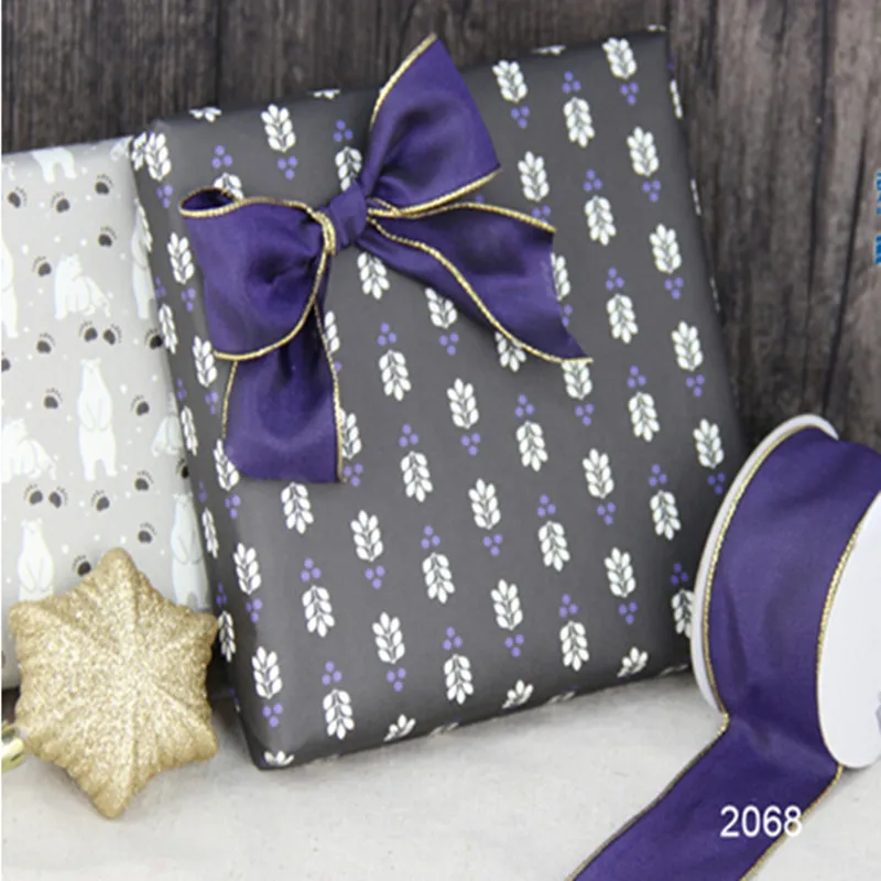 Лента фиолетовая с золотистым краем 38 мм для украшения платья банта