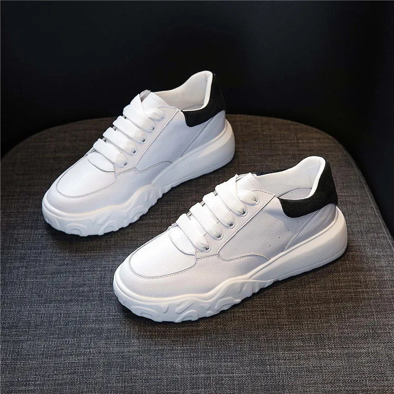 Кроссовки из натуральной кожи на платформе с круглым носком | Обувь