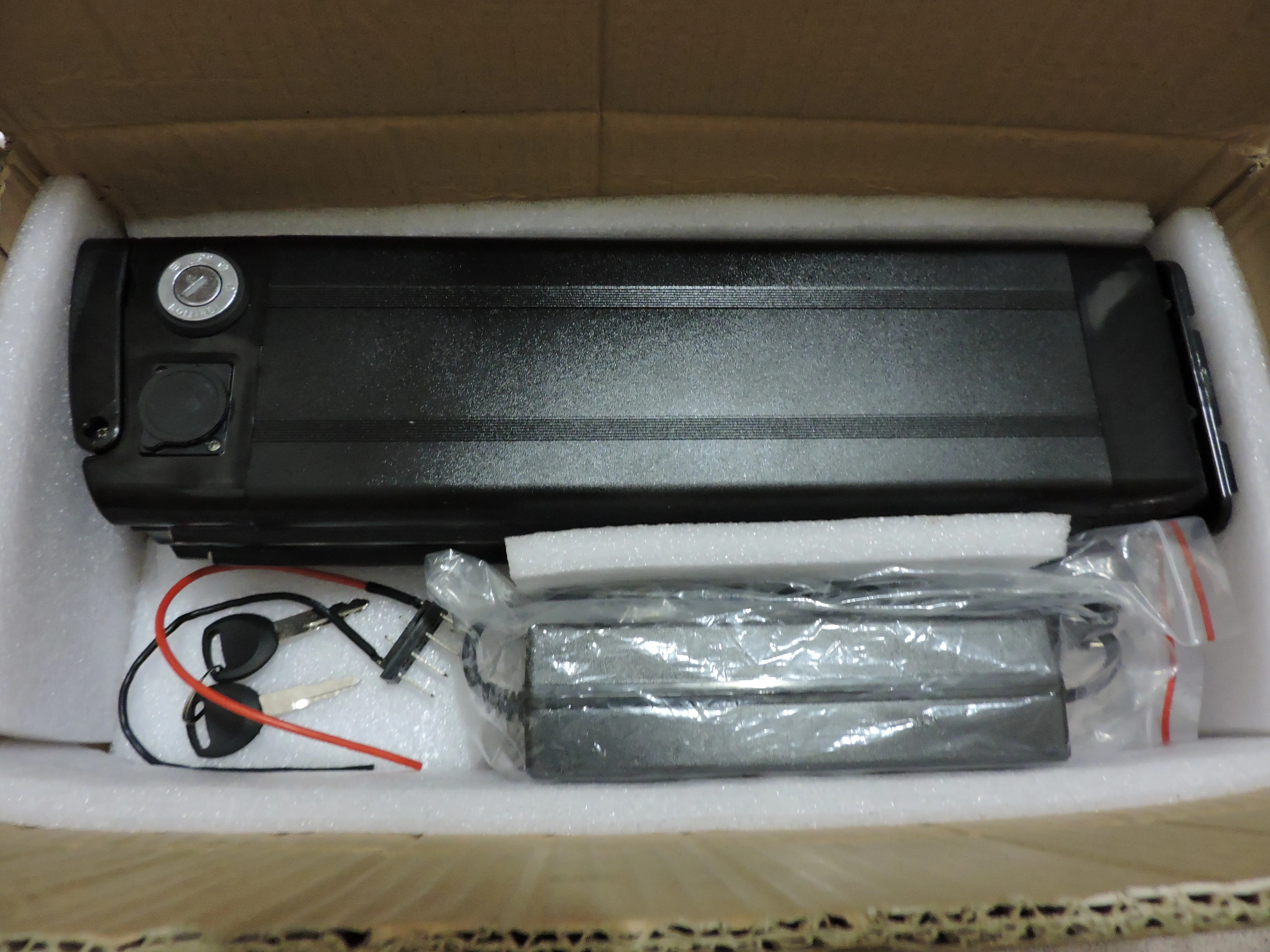 Preise 48V 15Ah Elektrische Fahrrad Batterie 4,0 Fett Reifen Beach Cruiser Bike Booster Fahrrad Falten Elektro-bike 48v 500W Ebike Batterie