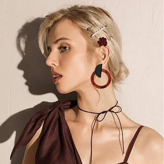 Акриловые серьги кольца для женщин и девушек эффектные полимерная серьга модные