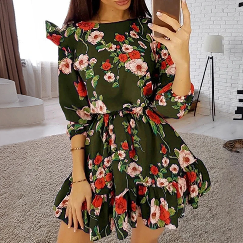 

Женское мини-платье с круглым вырезом, длинным рукавом и оборками