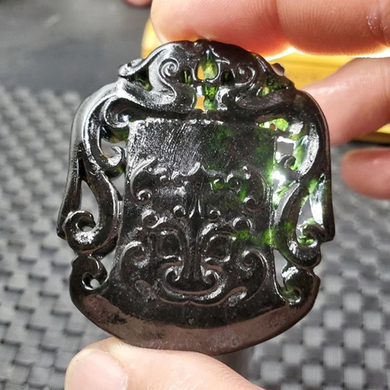 

Natural Chinese Black Ink Jade Hand Carved Lion Head Pendant Fashion Boutique Jewelry Men and Women Necklace Gift Accessories
