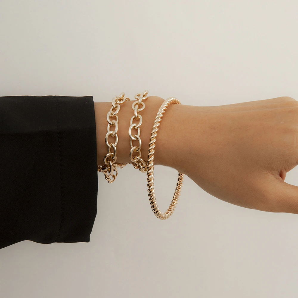 

Minimalist Twisted Chain Bracelets for Women Gold Color Metal C Shaped Cuff Bangle Bracelets On Hand Party Jewelry Accessories
