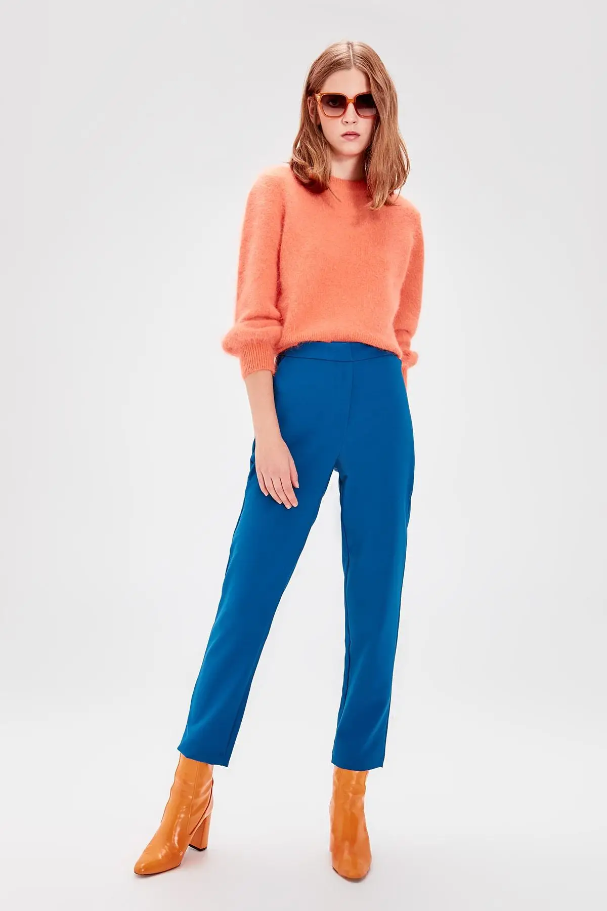 Trendyol бензиновые узкие брюки с колокольчиками TWOAW20PL0060