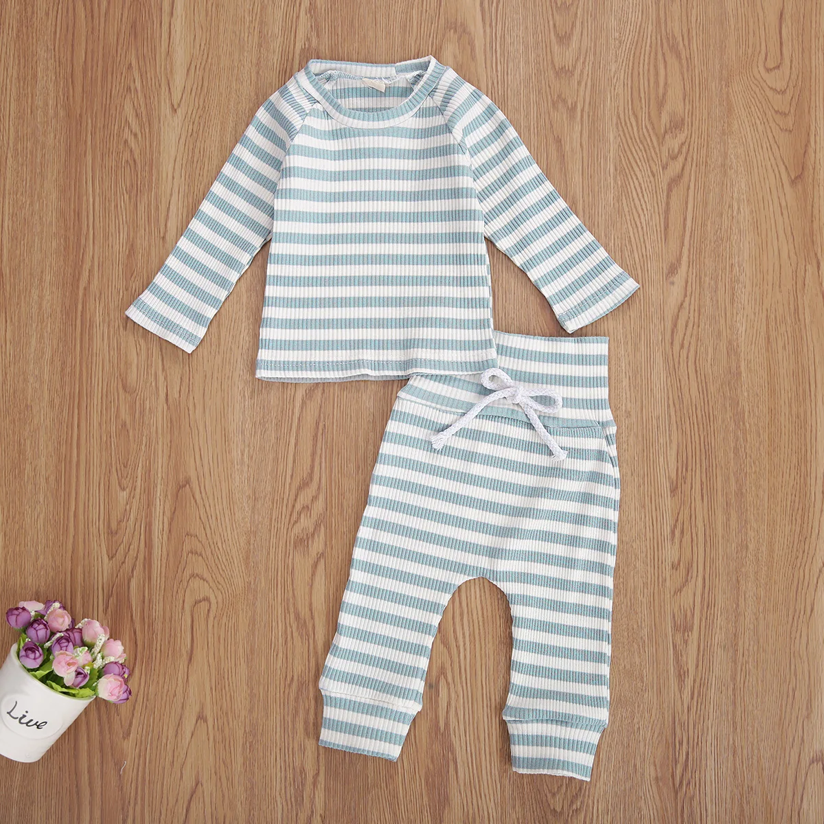 

Newborn Baby 2-piece Outfit Set Long Sleeve Striped Top and Pants Set Kids Baby Pajama Set 0-18M