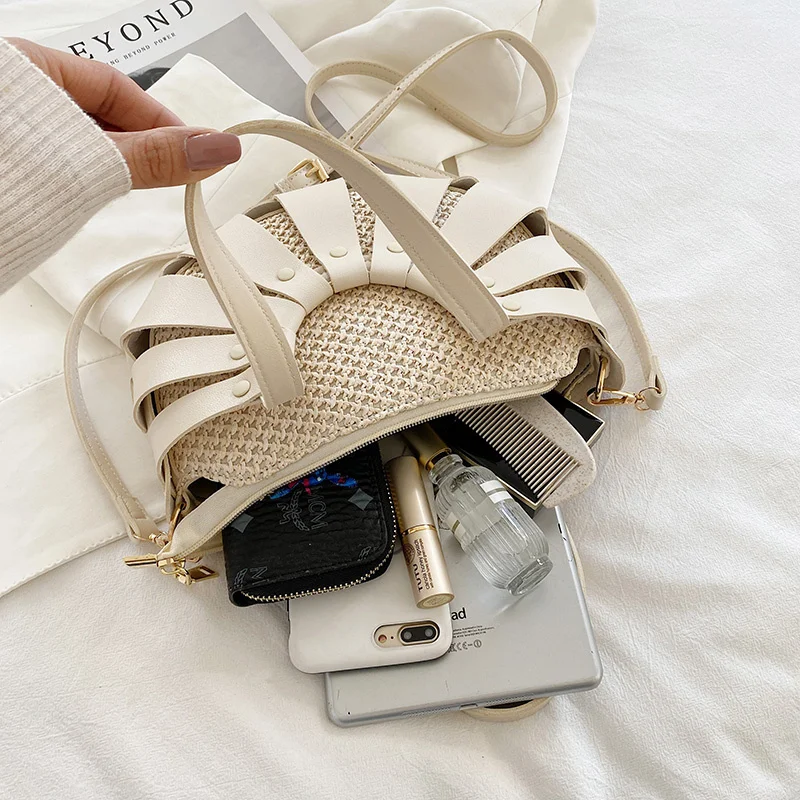 

Luxury Designer Handbag Women Hollow Out Half Moon Totes Bag Vintage Pu Leather Shoulder Bags Female Unique Straw Crossbody Bag