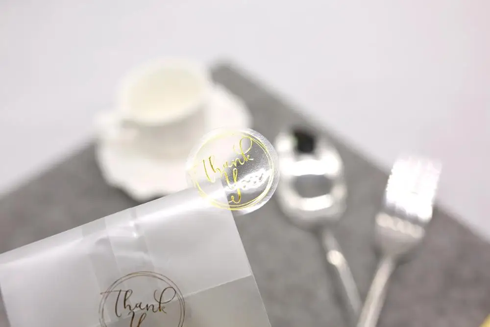 Прозрачные круглые наклейки с золотым рисунком подарочные бумажные