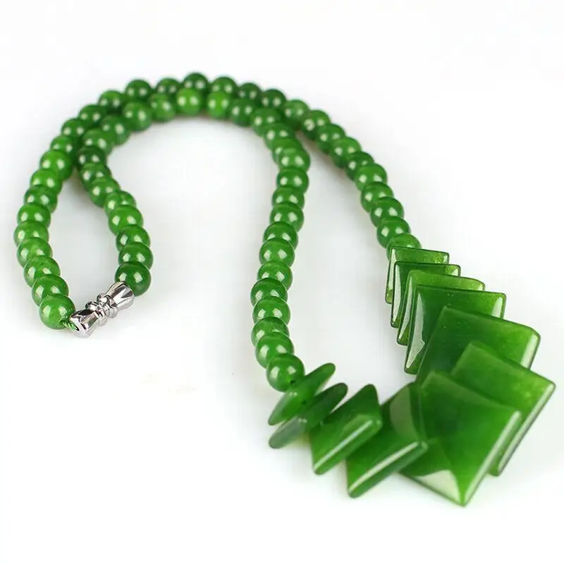 

Ожерелье и подвеска из натурального нефрита и камня