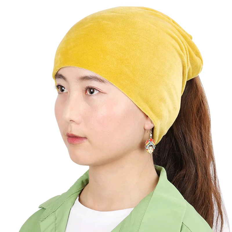 Yellow Новинка, модные однотонные вельветовые дамские шапочки из ткани, зимняя женская Повседневная шапка с отверстием для хвоста, шарф-кольцо двойного назначения, мягкая теплая шапка - Цвет: Yellow