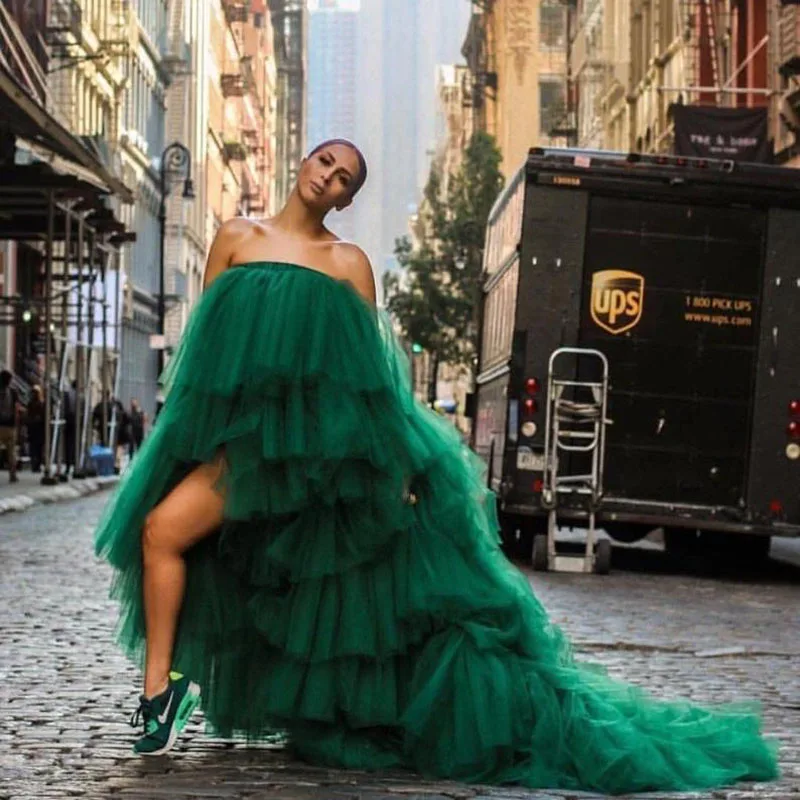 

Fashion African Woman Tulle Dress Prom Dresses Dark Green Tiered Ruffles Strapless Sweep Train Wedding Guest Dresses Party Gown