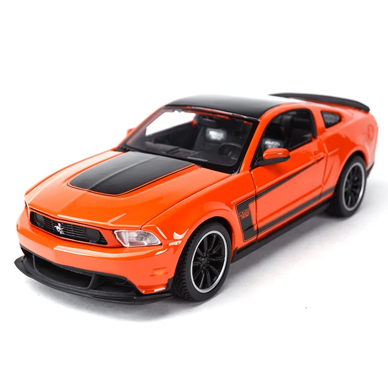 Коллекционная модель спортивного автомобиля Форд Мустанг Босс 302 1:24 | Игрушки и