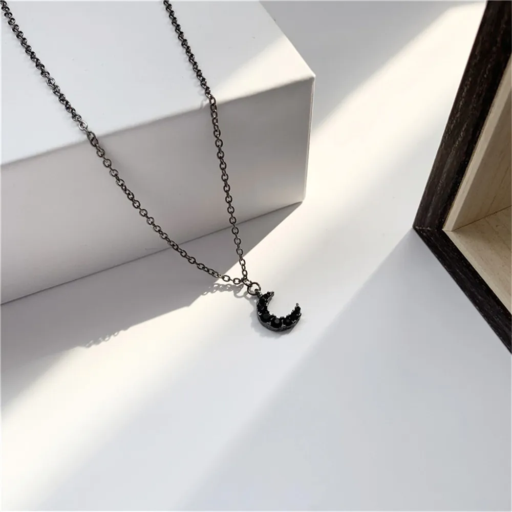 

Shamir Contracted Black Diamonds Moon Necklace Personality Net Light Red Tide Luxury Niche With Female Clavicle Short Chain