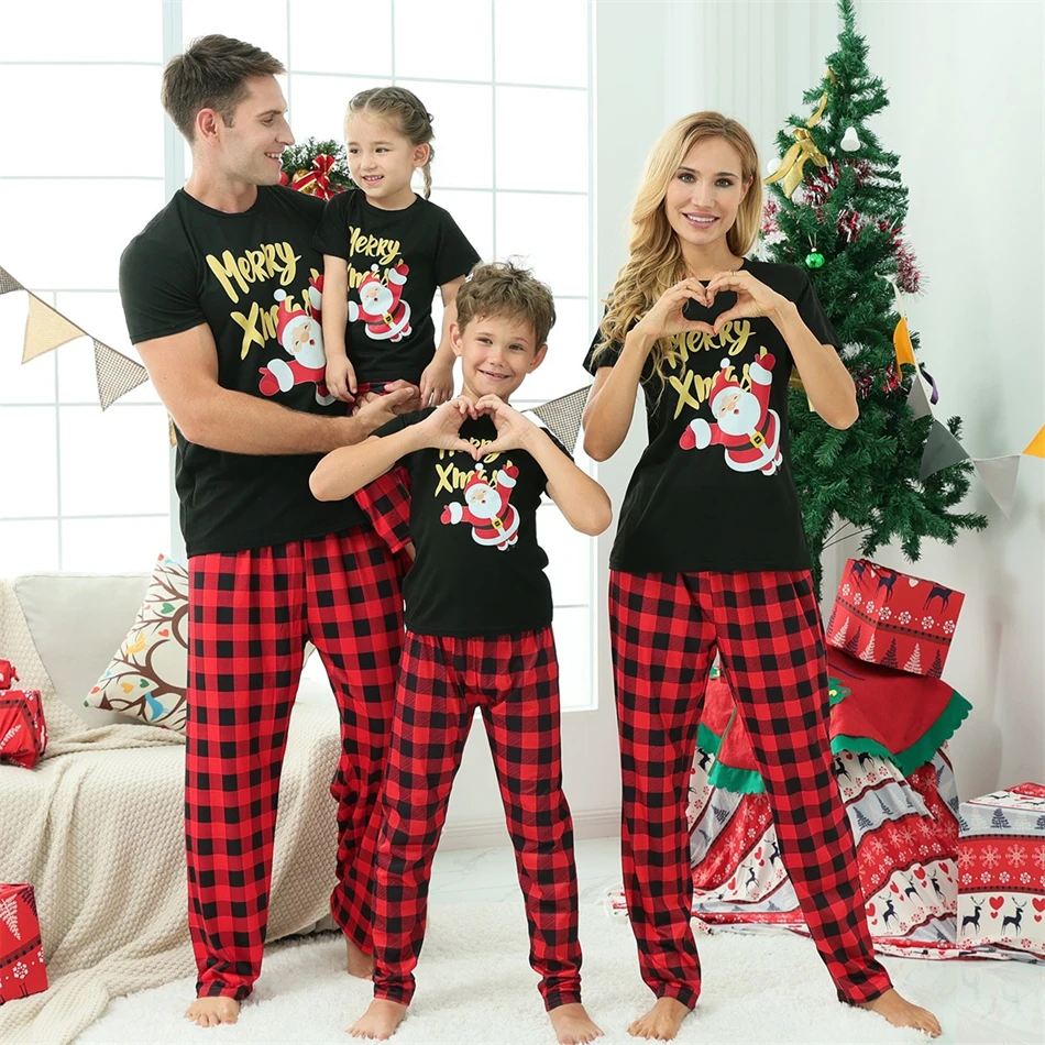 

2021 Short Sleeve Christmas Pajamas Family Matching Outfits Plaid Father Mother & Kids Xmas Sleepwear Mommy and Me Pj's Clothes