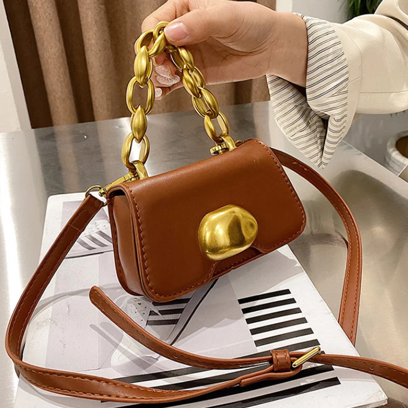 

Designer Gold Chains Crossbody Bags for Women Mini Cute Ladies Side Sling Messenger Bag Fashion Trend Purses and Handbag Brand
