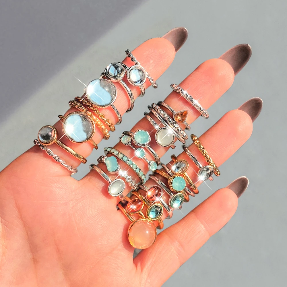 

DAXI 2022 New Korea 8pcs/set Vintage Colorful Stone Metallic Chain Trendy Geometry Hit Rings Set for Women Girls Jewelry