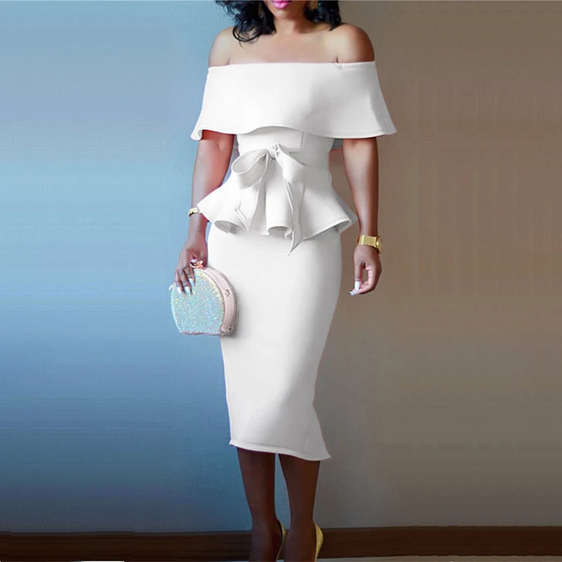 Женский костюм из двух предметов облегающий топ с баской и открытыми плечами