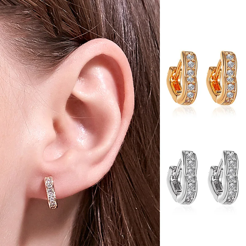 

Korean Version of Simple Hollow Heart-shaped Earrings Temperament Ladies Flash Zircon Love Ear Buckle Trend Wild