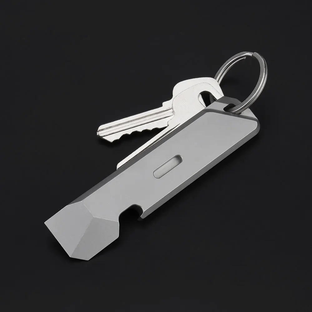 Маленький брелок из титанового сплава с открытой бутылкой | Спорт и развлечения