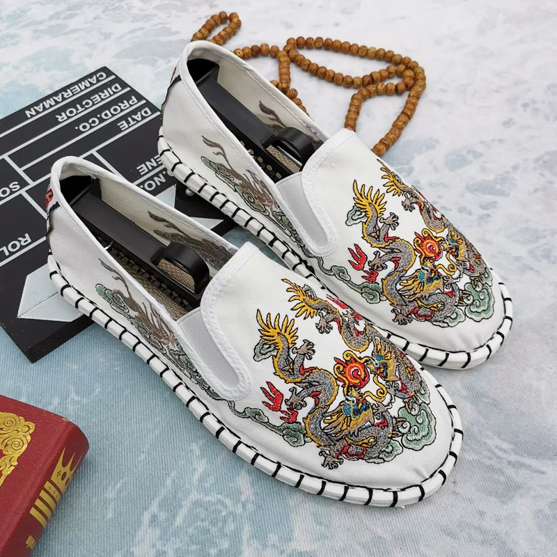 

2020 Chinese Womens Flat Shoes Men's Embroidered Shoes Fashion Comfortable Slip On Women Loafers Shoes Casual Zapatillas Unisex