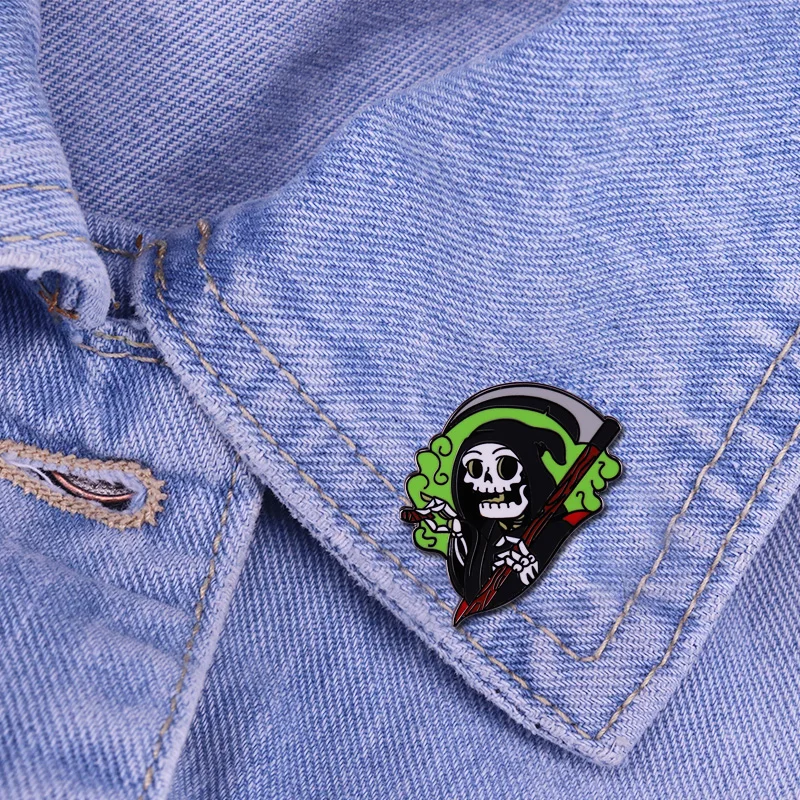 Эмалированная брошь в виде черепа зеленого огня мрачного Жнеца кости смерти