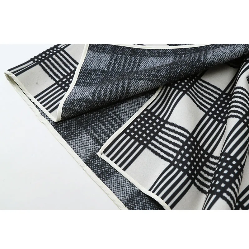 

Winter 2020 Long Woolen Coat Women Plaid Long Sleeve Double Breasted Loose Fashion Female Trench Elegant Korean Chic Outwear Lad