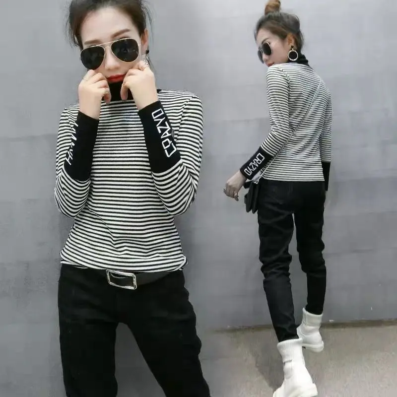 

Fall / winter 2020 fashion black and white stripe T-shirt bottoming shirt with plush long sleeve high collar top