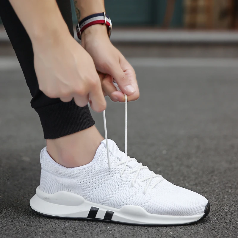 Мужские сетчатые кроссовки белые дышащие с вулканизированной подошвой для