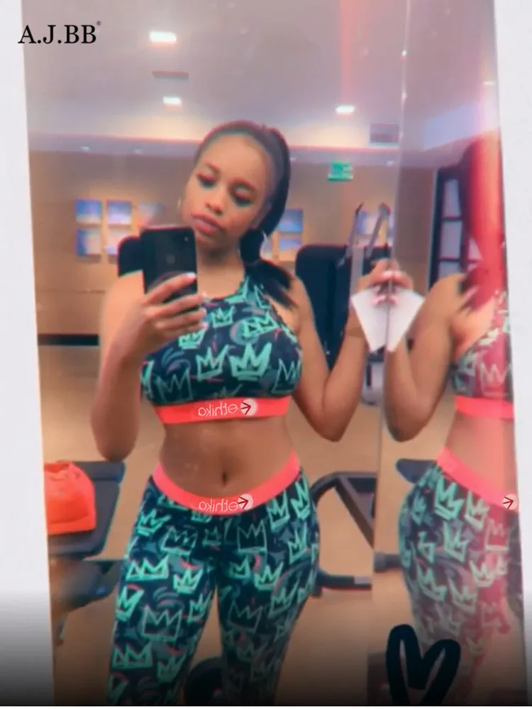 

European summer sexy printed women's sports suit fashion slim o-neck sleeveless vest and trousers two-piece set