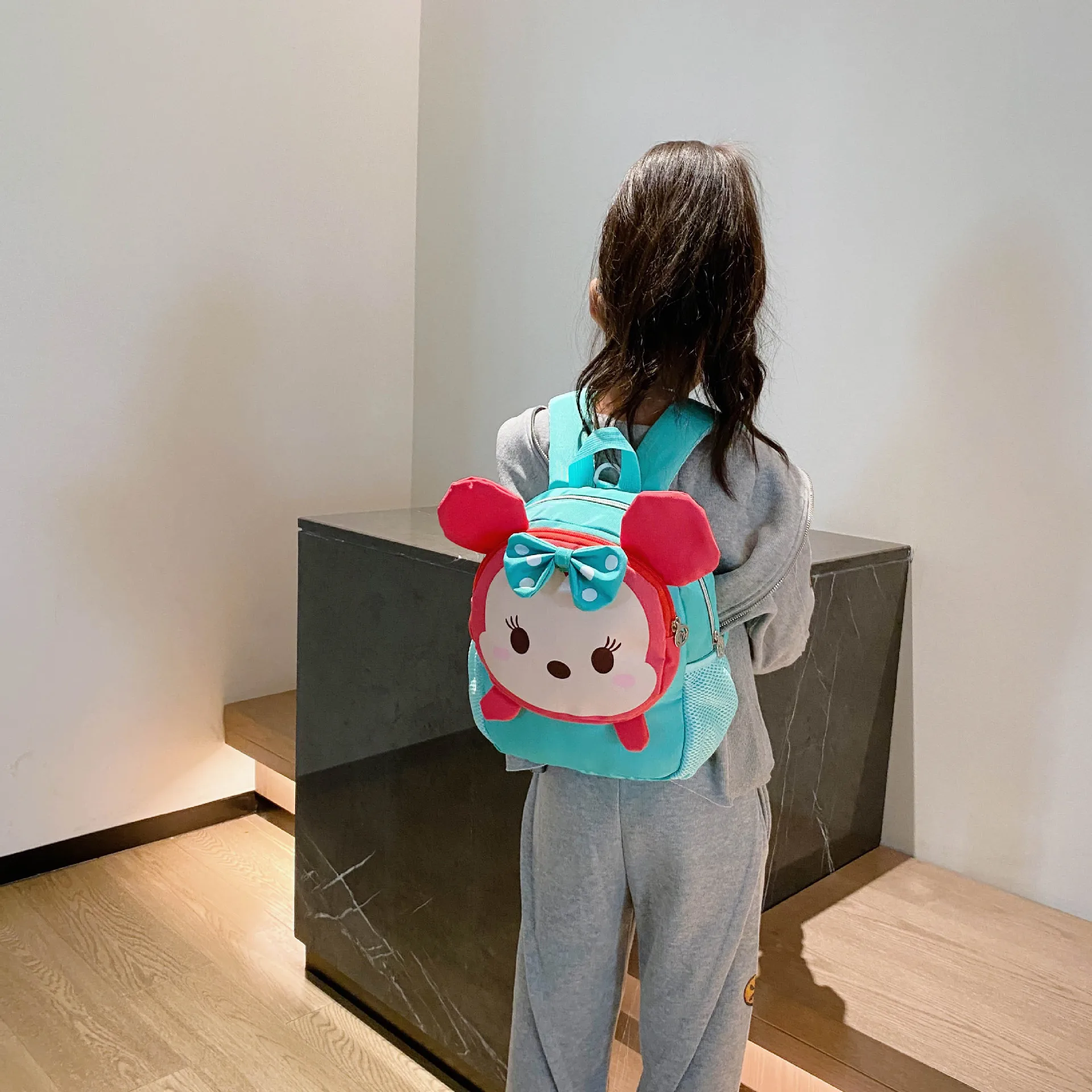 

Disney cartoon Mickey Mouse nylon children's anti-lost kindergarten school bag for boys and girls cute travel storage school bag