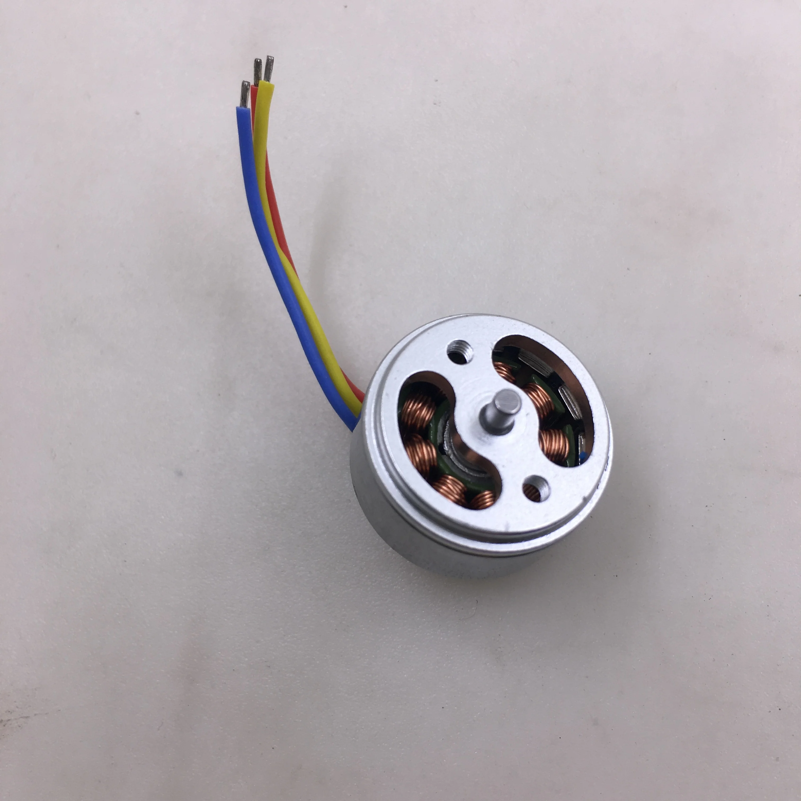 Двигатель для квадрокоптера CFLY Квадрокоптер с дистанционным управлением