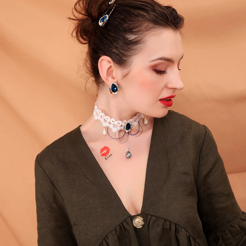 Серьги клипсы с синими кристаллами родиевого цвета заколки для волос