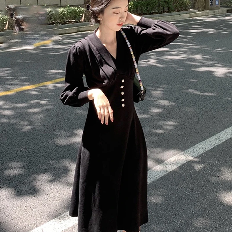 

Vintage Black Knitted Midi Dress Women Korean Elegant V-neck Slim Y2K Gothic Dress Casual Sexy Evening Party Dress Autumn 2021