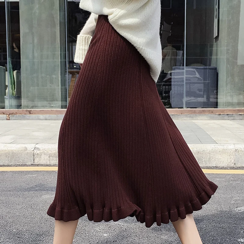 

Skirts in the fishtail falbala long posed loose woman a word show tall waist black knitted qiu dong