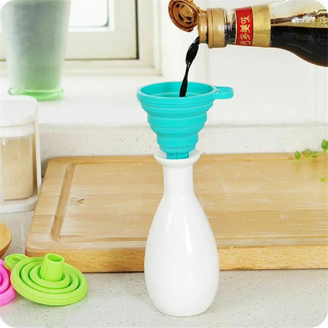 

Kitchen Portable Mini Food-grade Silicone Foldable Funnel Hopper Home Liquid Dispensing Thermostable Kitchen Cooking Tools