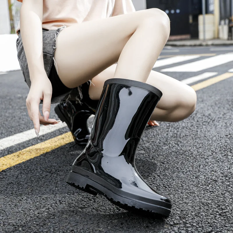 Women Outdoor Mid-Calf Rain Boots Light Comfort Work Water Boots Female Non-slip Waterproof PVC Shoes Flat Platform Rainboots