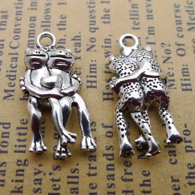 10pcs/Lot 10x23mm Antique Silver Color 3D Fog Hug Charms Pendant For Jewelry Making DIY Jewelry Findings