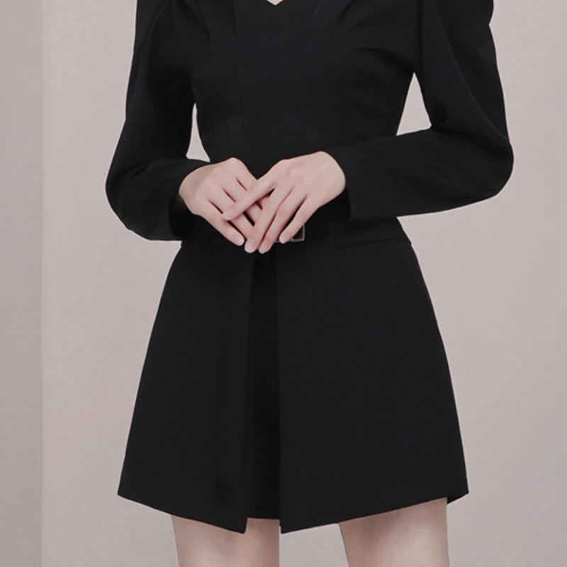 Женский офисный костюм двойка Max Spri черный с топом V образным вырезом рюшами