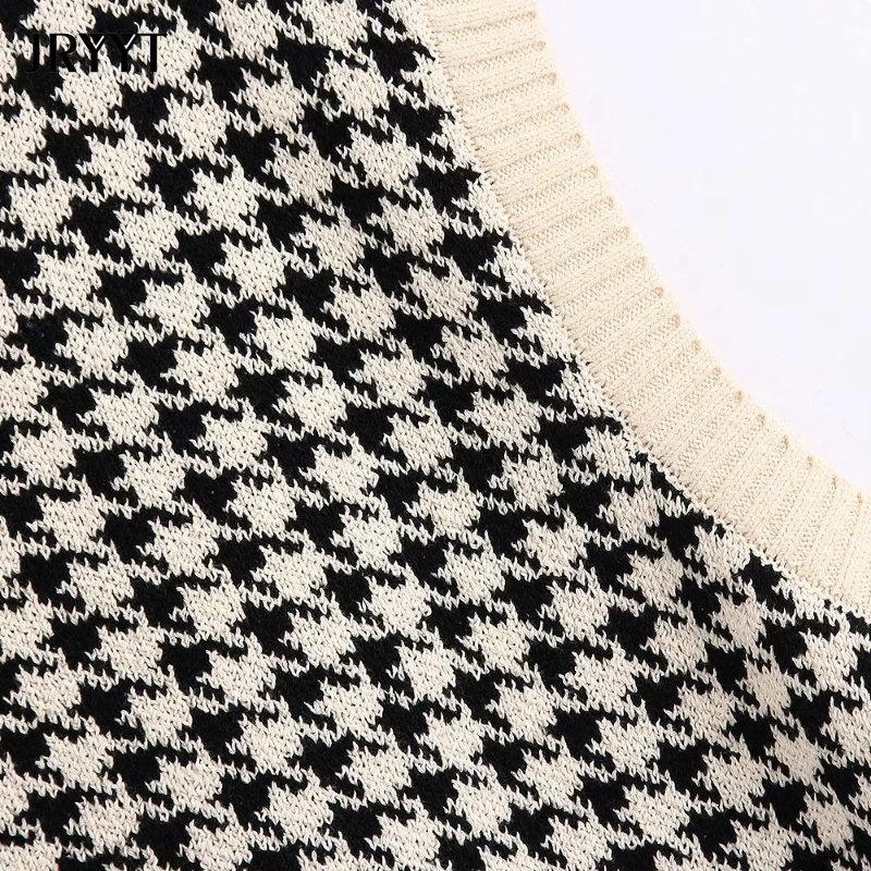 

Women's Early Autumn Casual Loose Knitted Plaid Vest V-Neck Cotton Sleeveless Garment Patchwork Sweater Pullover New