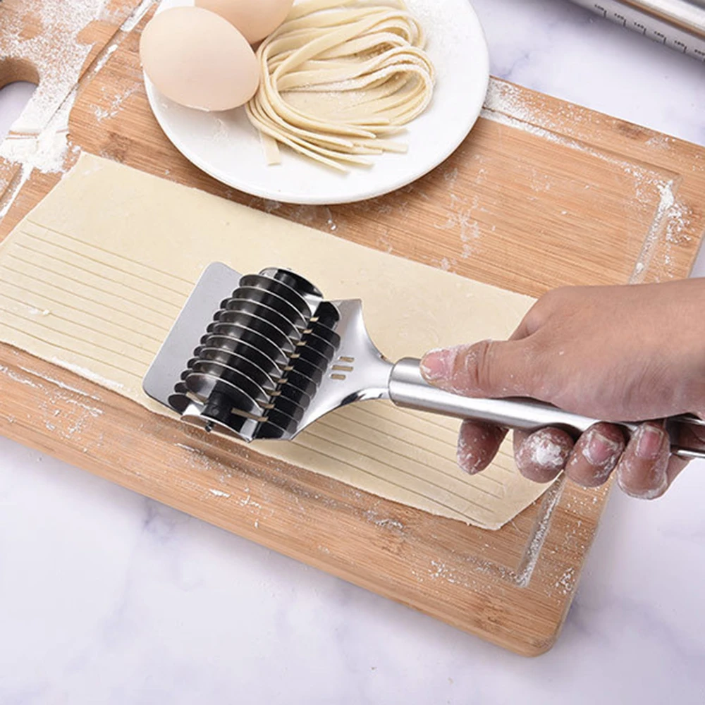 

1*Noodle Cutter Kitchen Stainless Pasta Noodle Maker Machine Roller Docker Dough Cut Parsley, Cut Garlic, Cut Ginger
