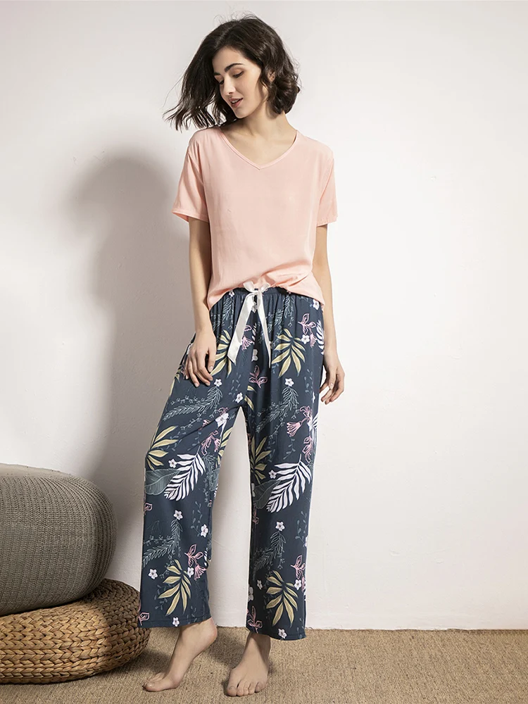 

Summer 2020 new women's V-neck big leaf printed pajamas suit ladies cotton silk simple style pajamas loose soft homewear women