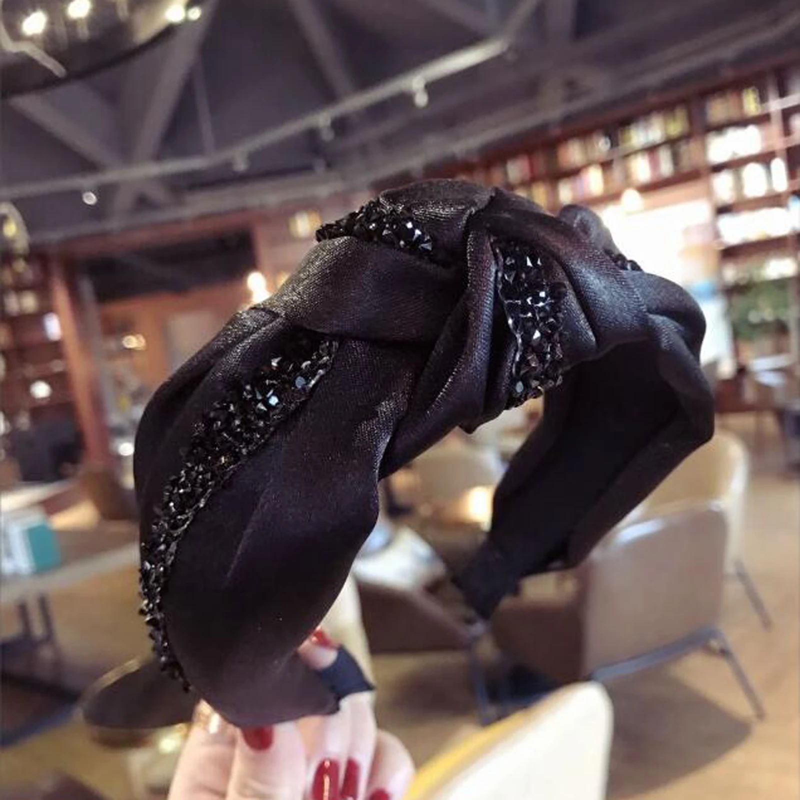 

New Fashion Rhinestone Hairband Women Solid Wide Side Headband Middle Knot Turban Girls Autumn Winter Hair Accessories Headwear