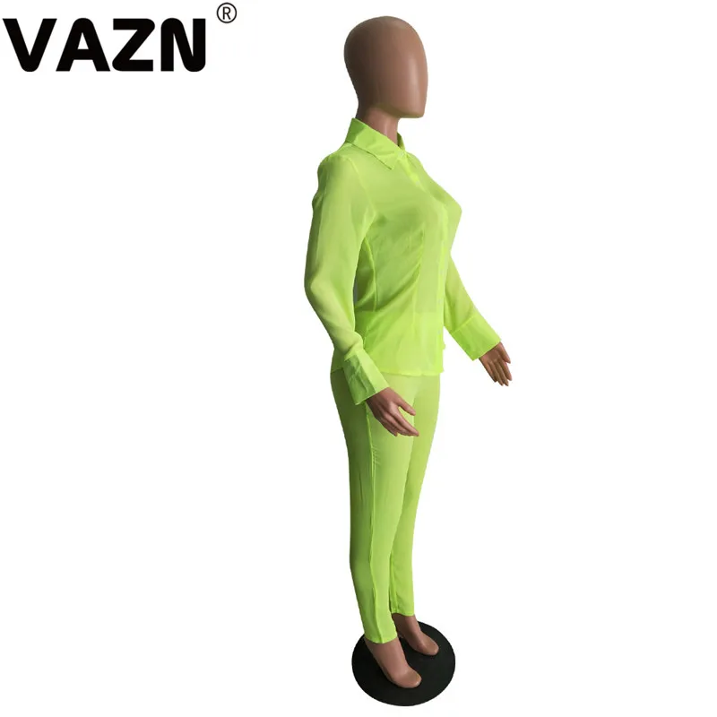 Женский комплект из футболки и брюк VAZN однотонный красный зеленый 2 предметов с