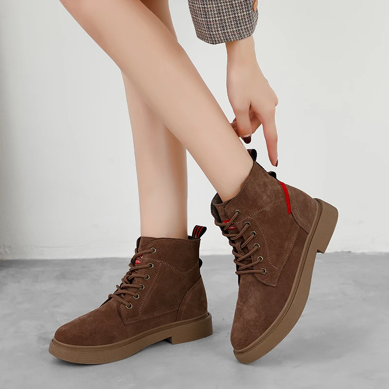 Женские замшевые ботинки на шнуровке коричневые или черные повседневные