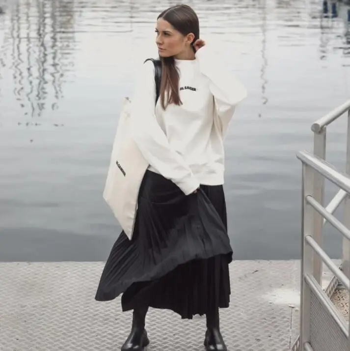 

Hoodies & Sweatshirts