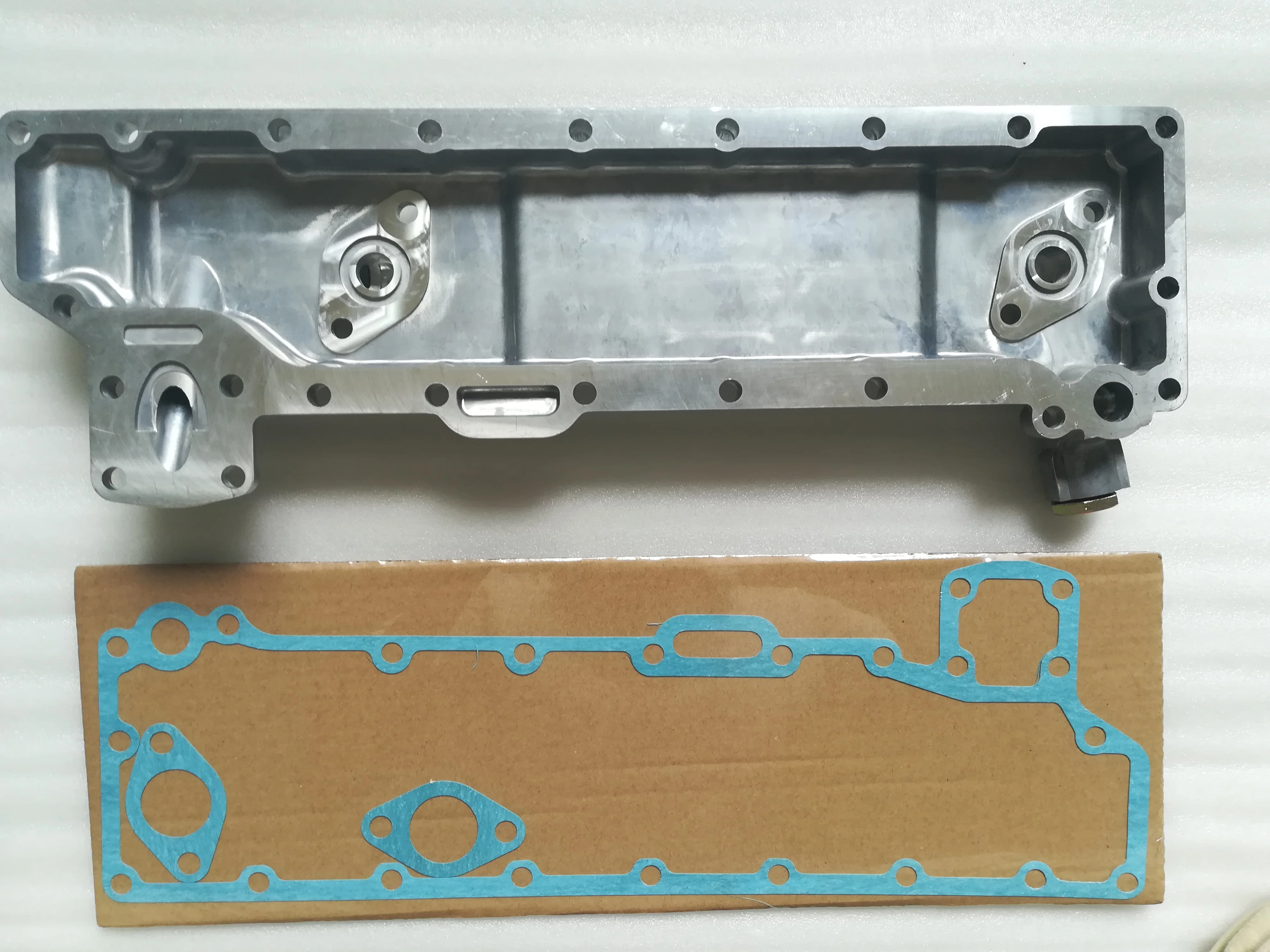 Free Shipping 4BG1 Engine Oil Cooler Assy(Oil Cool Cover+Oil Core+Gasket) For Isuzu Hitac Excavator EX100 EX120-5 |
