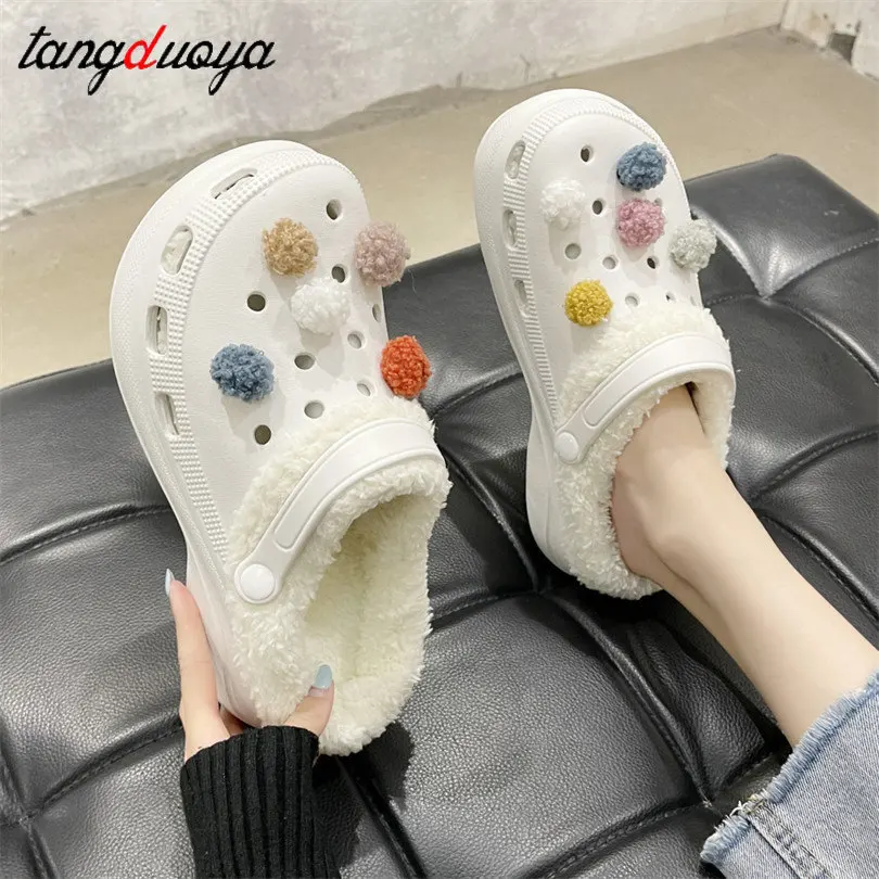 

Winter Women Platform Plush Cartoon Slippers Woman Furry Thick Bottom Slides Girls Heighten Garden Shoes Female Hole Shoes Clogs