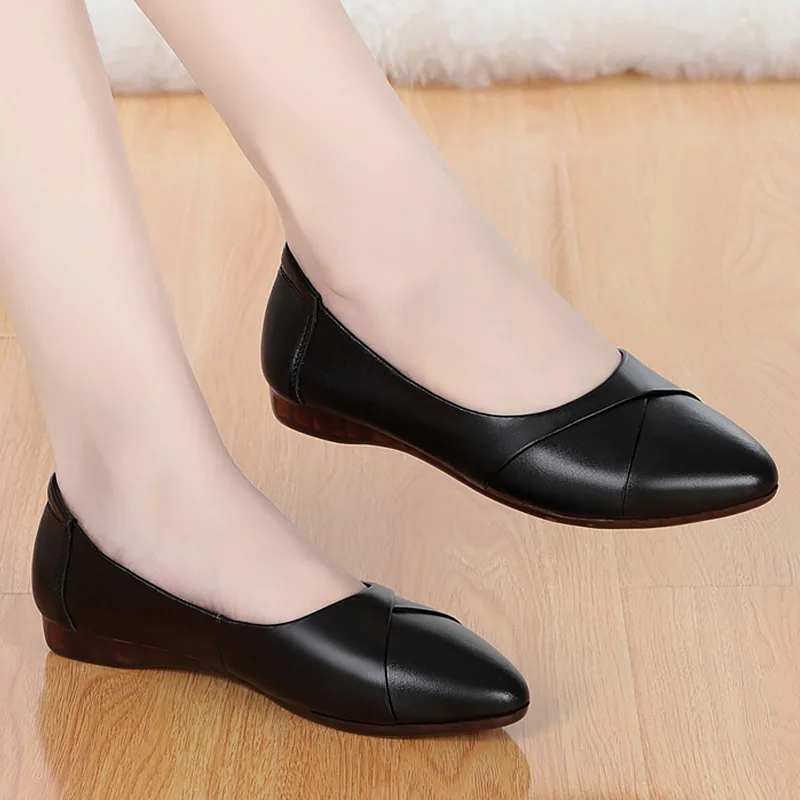 Туфли женские кожаные оксфорды заостренный носок плоская подошва лоферы модная