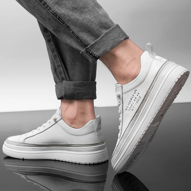 

100% Cow Leather Casual Men Shoes Men Loafers Fashion Trendy Flat Shoes Black Soft Moccasins Shoes Korean version Sneakers